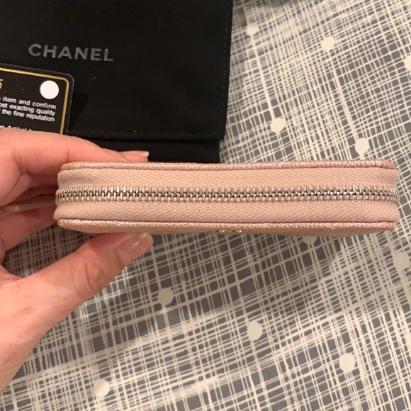 Auth Chanel 17B rose gold credit card zippy wallet - Picture 6 of 9